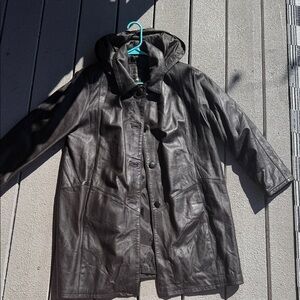 Woman’s chocolate brown hooded vintage Vera Pelle leather jacket